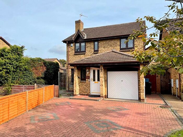 4 Bedroom Detached House To Rent In Holyrood, Great Holm, MK8