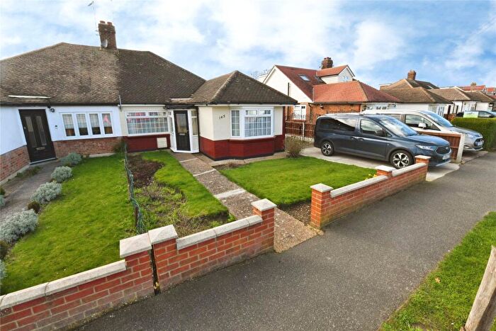 3 Bedroom Bungalow For Sale In Thorndon Avenue, Brentwood, Essex, CM13
