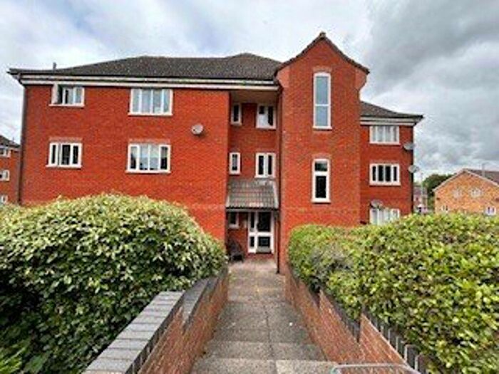 2 Bedroom Flat To Rent In Warren Heath, Ipswich, Suffolk, IP3
