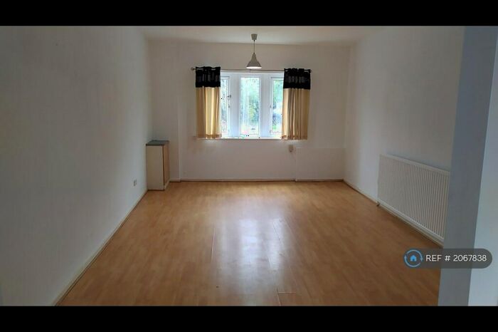 1 Bedroom Flat To Rent In Town Street, Pudsey, LS28
