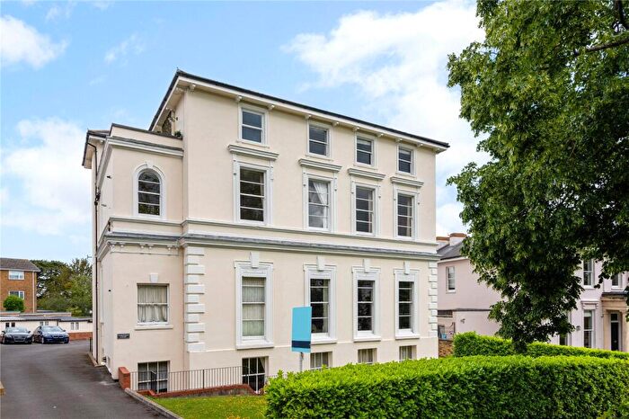 2 Bedroom Apartment For Sale In Parabola Road, Cheltenham, Gloucestershire, GL50