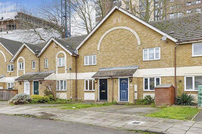 2 Bedroom Terraced House To Rent In Bedroom Terraced House In Farrow Lane, Peckham, SE14