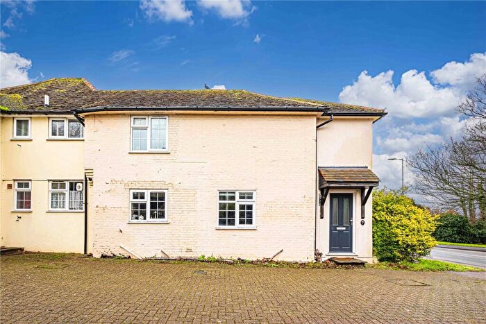 2 Bedroom End Of Terrace House For Sale In Bedmond Road, Leverstock Green, Hemel Hempstead, Hertfordshire, HP3