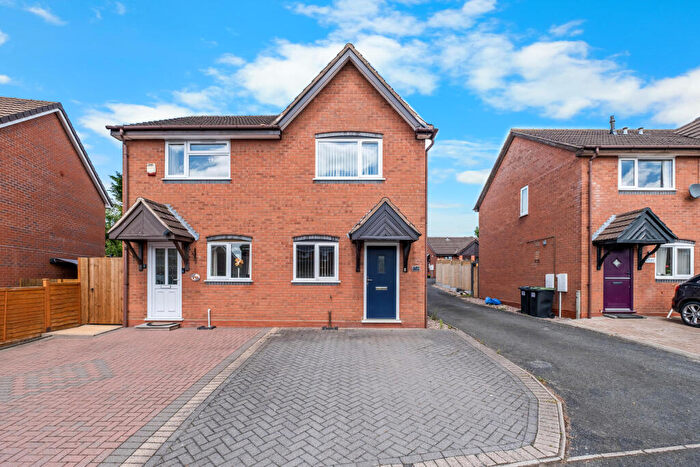 2 Bedroom Semi Detached House For Sale In Broad Street, Bromsgrove, B61