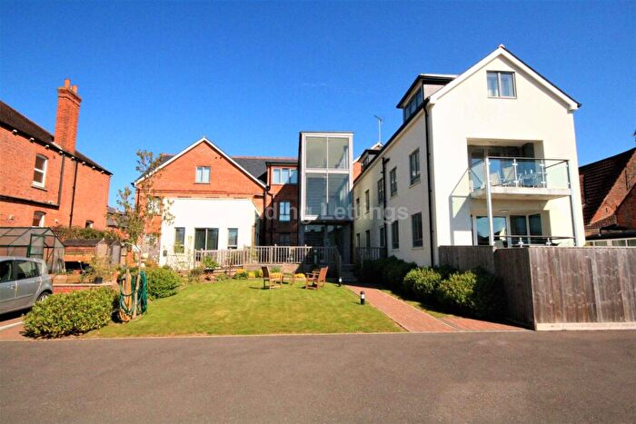 2 Bedroom Apartment To Rent In South View Avenue, Caversham, RG4