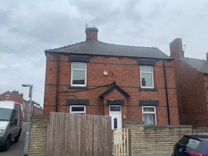 2 Bedroom End Of Terrace House To Rent In Victoria Road, Wombwell, Barnsley, S73