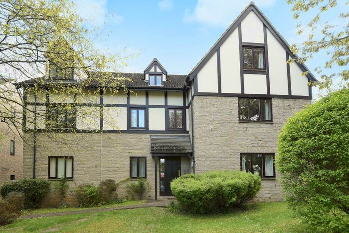 2 Bedroom Apartment To Rent In Dorchester Close, Headington, OX3