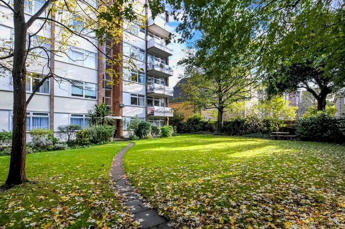 2 Bedroom Flat To Rent In Palace Road, London, SW2