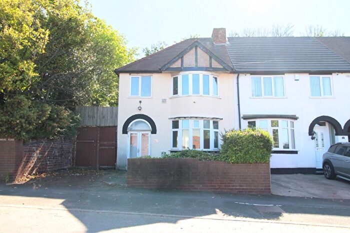 3 Bedroom Semi-Detached House To Rent In Pedmore Road, Dudley, DY2