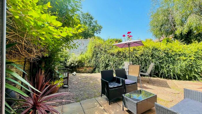 2 Bedroom Maisonette To Rent In Hartland Road, Hampton Hill, Hampton, TW12