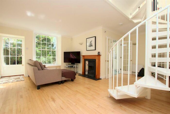 2 Bedroom Flat To Rent In The Old School, Harley Street, Bath, BA2