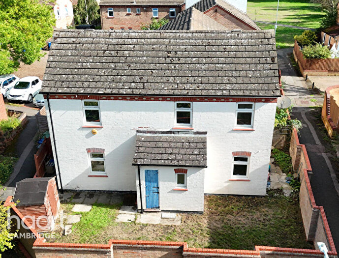 3 Bedroom End Of Terrace House For Sale In Minerva Way, Cambridge, CB4