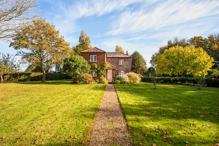 4 Bedroom Detached House To Rent In Hoe Lane, Bosham, Chichester, PO18