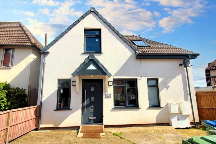 2 Bedroom Detached House To Rent In Barnehurst Avenue, Erith, DA8