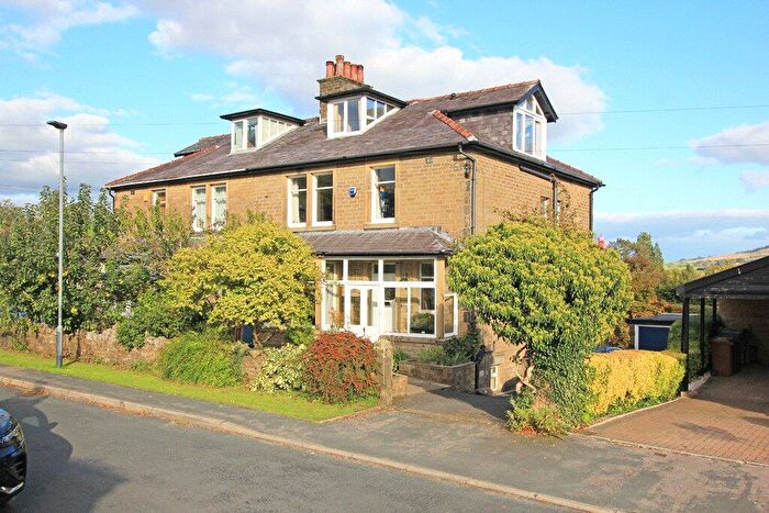 4 Bedroom Semi-Detached House For Sale In Raikeswood Road, Skipton, BD23