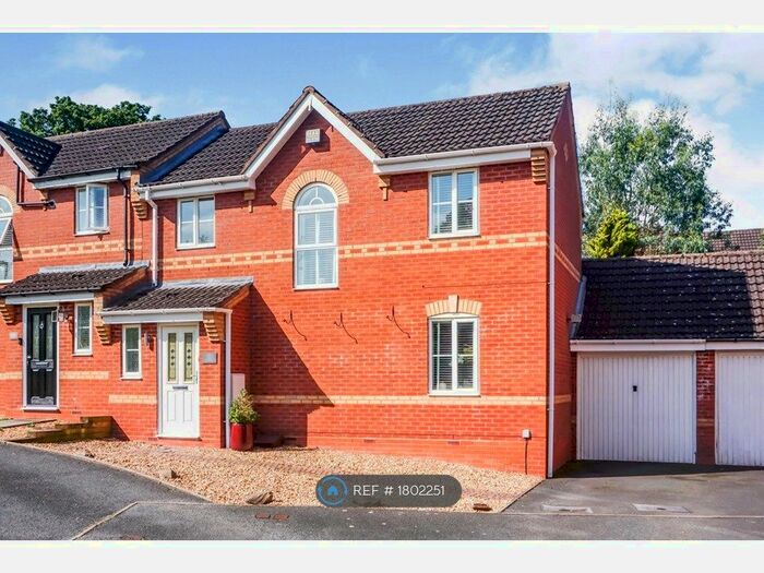 3 Bedroom Semi-Detached House To Rent In Oakleigh, Birmingham, B31