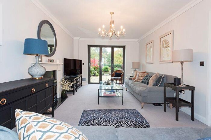 5 Bedroom Mews For Sale In Cumberbatch Square, Somerford Booths, CW12