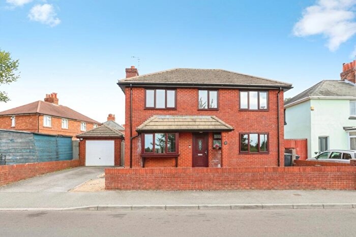 3 Bedroom Detached House For Sale In Haskells Road, Poole, Dorset, BH12