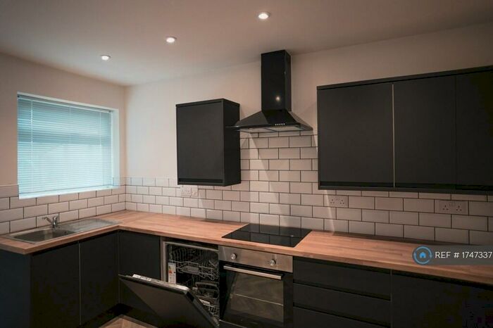 3 Bedroom Terraced House To Rent In Fielding Road, Yeovil, BA21