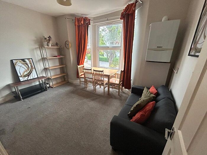 2 Bedroom Flat To Rent In Allison Road, London, W3