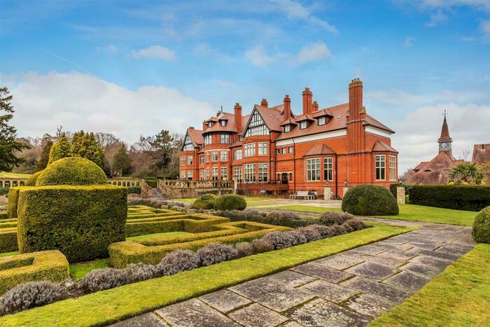 2 Bedroom Apartment For Sale In Hatchford Park, Ockham Lane, Cobham, KT11