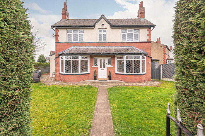 4 Bedroom Detached House For Sale In Selby Road, Leeds, LS15