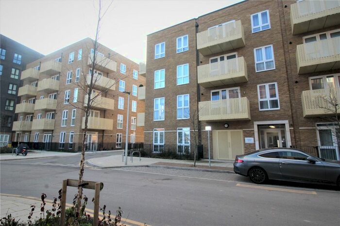 1 Bedroom Flat To Rent In Corys Road, Rochester, Kent, ME1