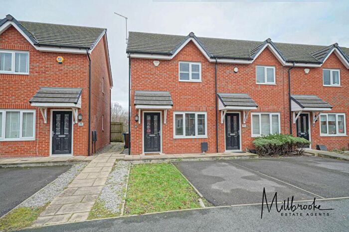 2 Bedroom End Of Terrace House To Rent In Yarn Close, Worsley, M28