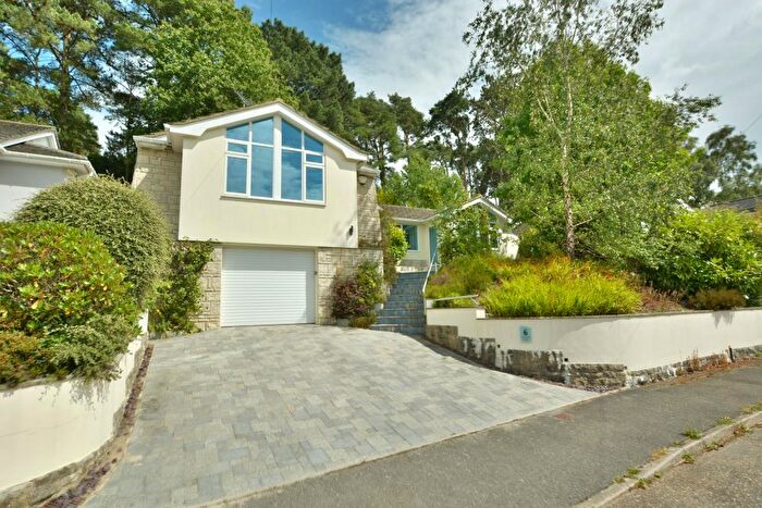 4 Bedroom Detached House For Sale In Greensleeves Avenue, Broadstone, Dorset, BH18