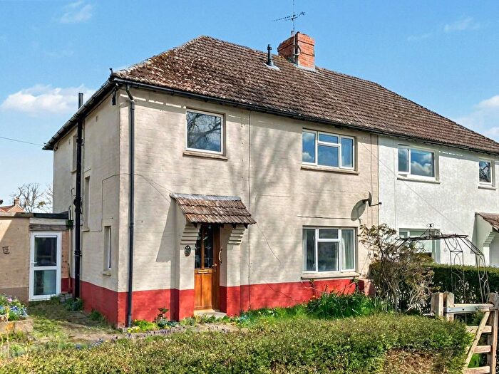 4 Bedroom Semi Detached House For Sale In Park Road, Stalbridge, Sturminster Newton, Dorset, DT10