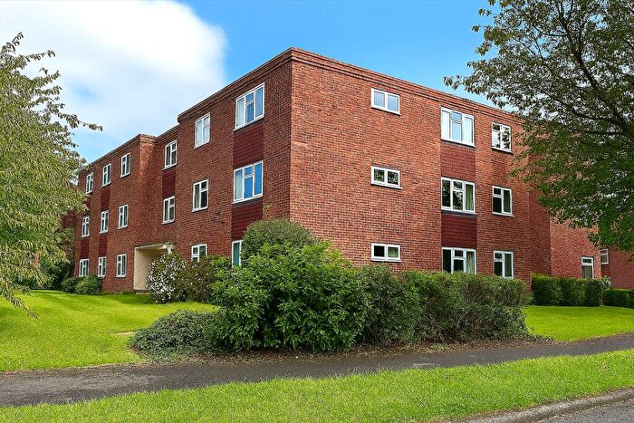 2 Bedroom Flat To Rent In Orchard House, Lambourne Way, Tongham, Surrey, GU10