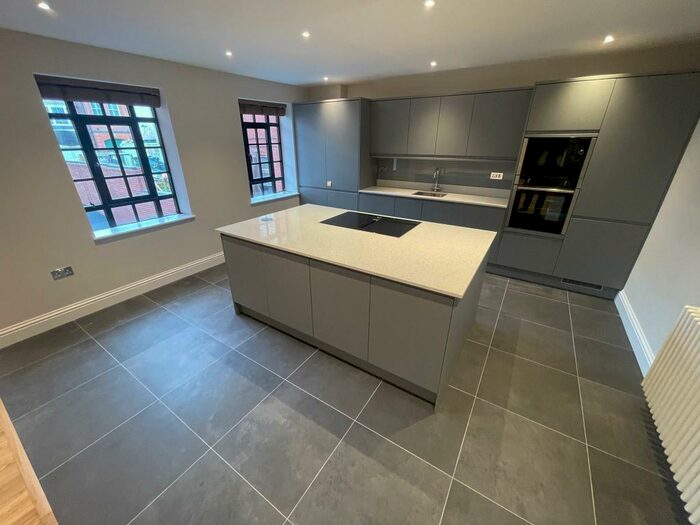 3 Bedroom Flat To Rent In Albion Street, Birmingham, B1