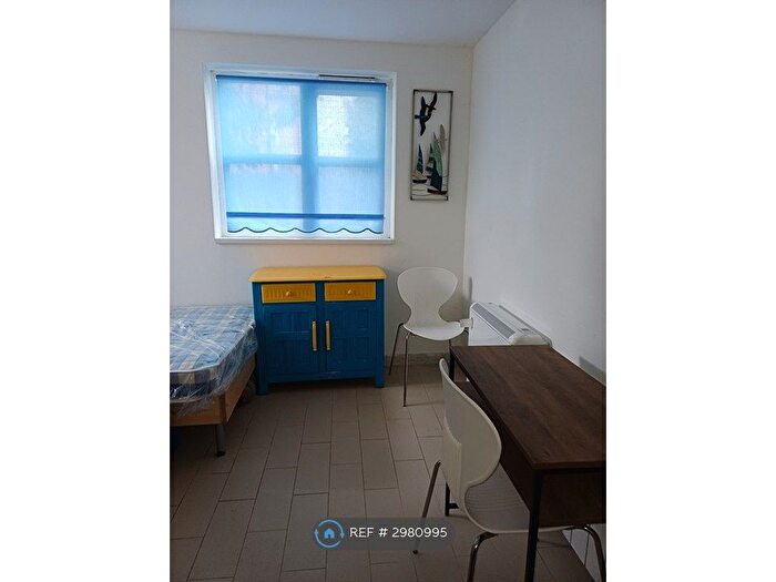 1 Bedroom Flat To Rent In Woodchurch Lane, Birkenhead, CH42