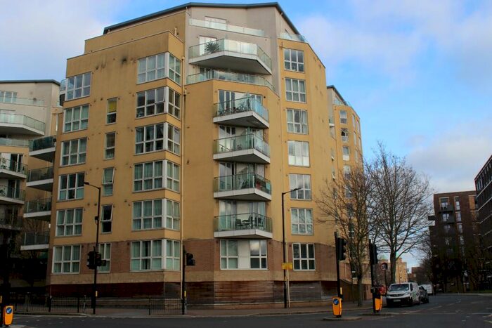 1 Bedroom Apartment To Rent In Heligan House, Water Gardens Square, London, Greater London, SE16
