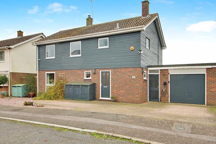 4 Bedroom Detached House For Sale In Windmill Close, Ellington Village, Huntingdon, PE28