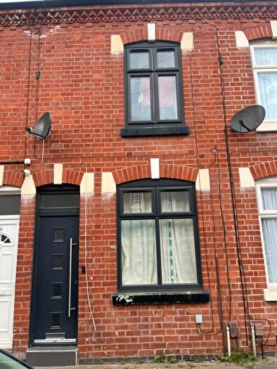 4 Bedroom Terraced House For Sale In Medway Street, Leicester, LE2