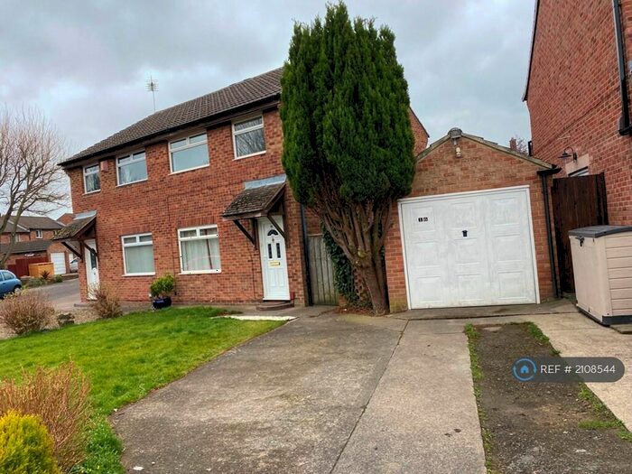 3 Bedroom Semi-Detached House To Rent In Honeywood Gardens, Darlington, DL3