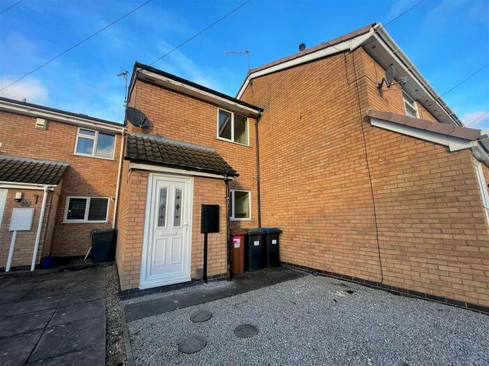 2 Bedroom Terraced House To Rent In Bosworth Close, Hinckley, LE10