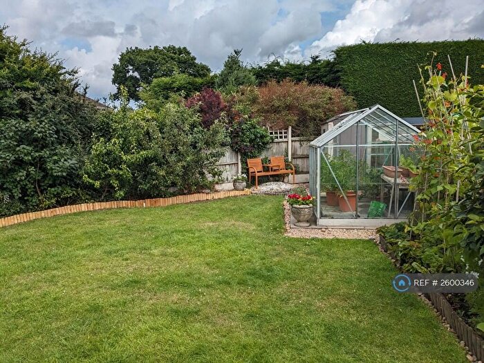 4 Bedroom Detached House To Rent In Bradley Croft, Balsall Common, Coventry, CV7