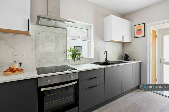 5 Bedroom Terraced House To Rent In Baker Street, Exeter, EX2