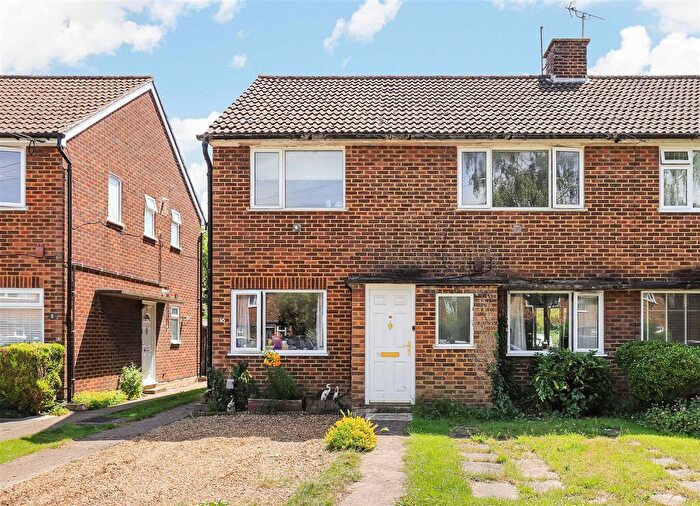 2 Bedroom Maisonette For Sale In Howard Close, Cambridge, CB5