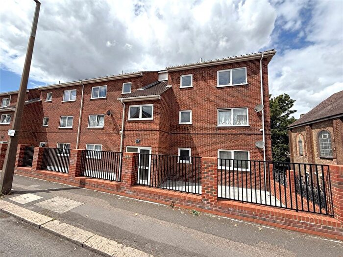 1 Bedroom Flat For Sale In Bridge Court, Bridge Road, Grays, Essex, RM17
