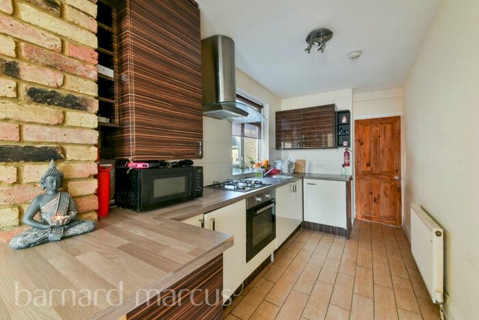 1 Bedroom Flat To Rent In Villiers Road, Kingston Upon Thames, KT1