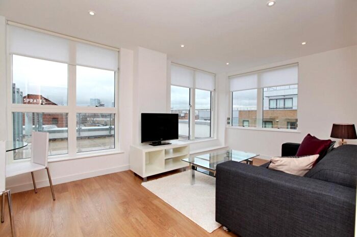 2 Bedroom Flat To Rent In Caspian Wharf, Seven Sea Gardens, Bow, London, E3