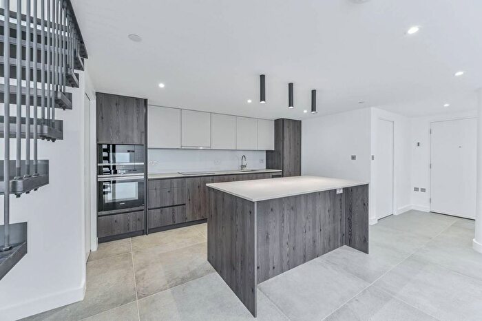 2 Bedroom Flat For Sale In Clapham Road, Oval, London, SW9