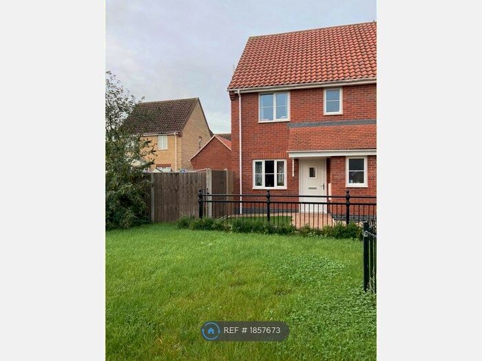 3 Bedroom Semi-Detached House To Rent In Cranes Meadow, Harleston, IP20