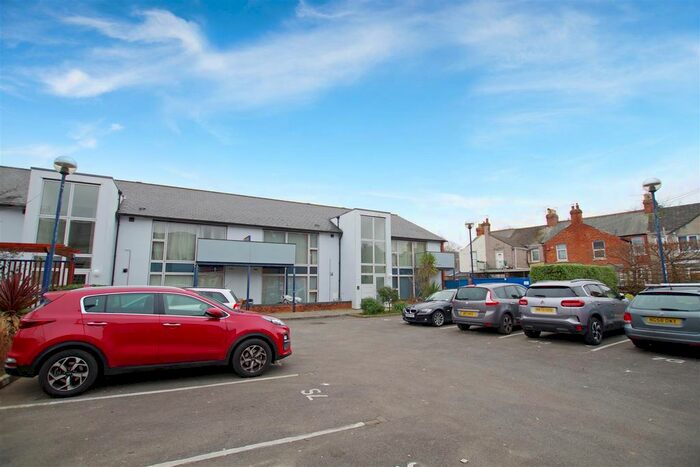 2 Bedroom Flat To Rent In Leicester Street, Town Centre, Swindon SN1