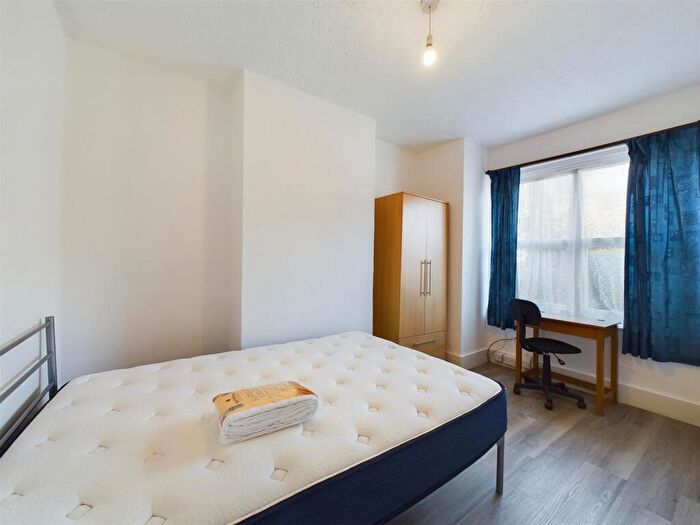 3 Bedroom Flat To Rent In Totland Road, Brighton, East Sussex, BN2