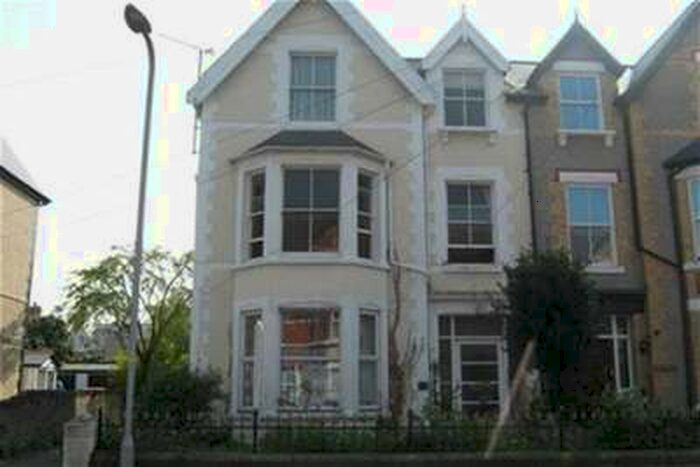 2 Bedroom Flat To Rent In Greenfield Road, Colwyn Bay, LL29