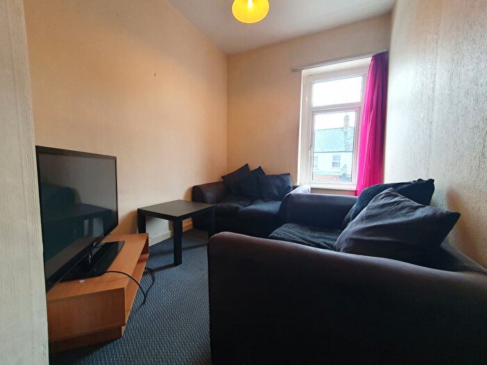 3 Bedroom Flat To Rent In Woodville Road, Cardiff, CF24